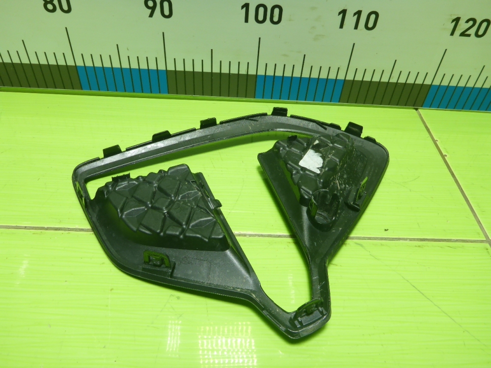 Накладка переднего бампера правая