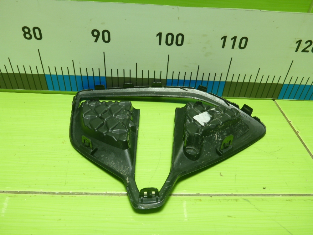 Накладка переднего бампера правая