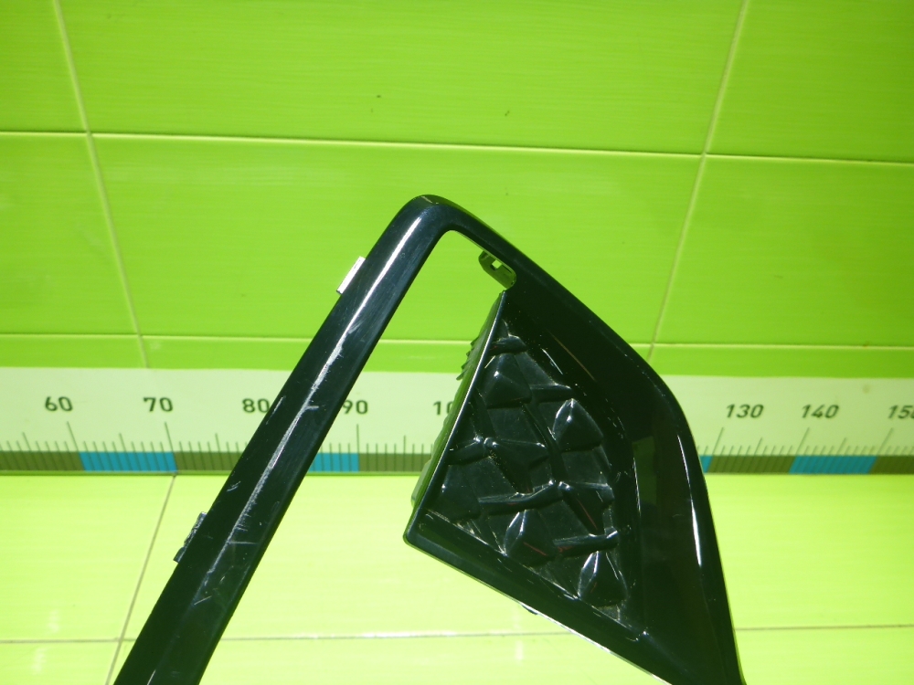 Накладка переднего бампера правая