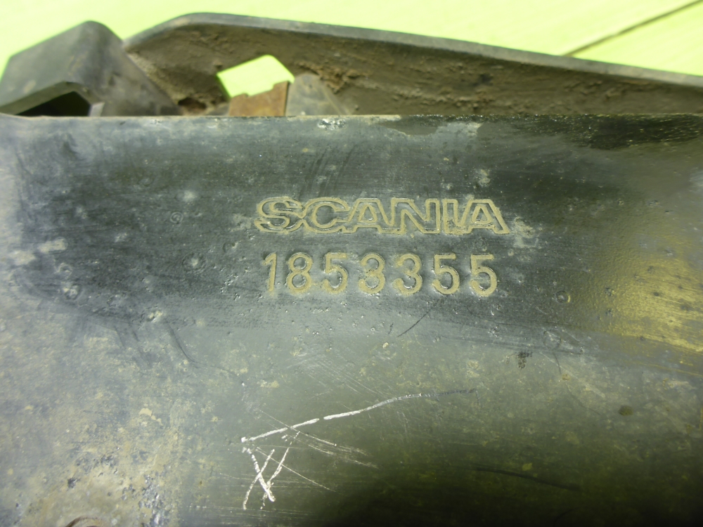 Кронштейн фар правый