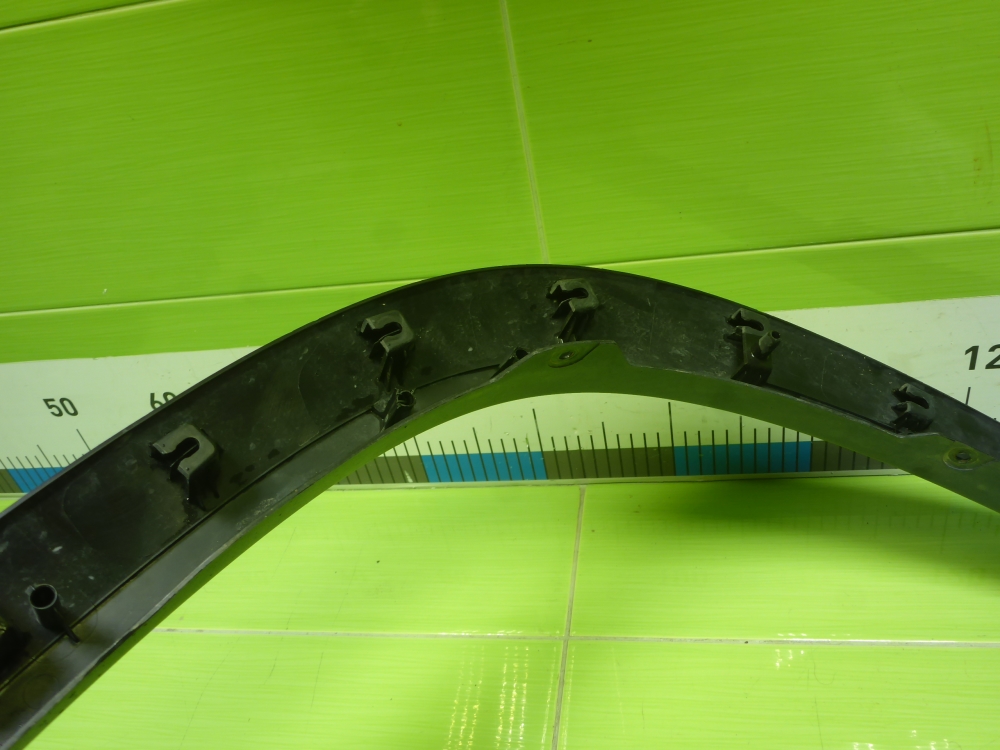 Накладка переднего крыла правого