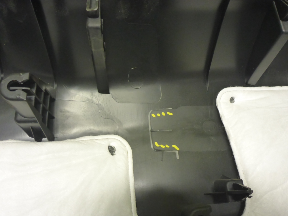 Обшивка двери багажника