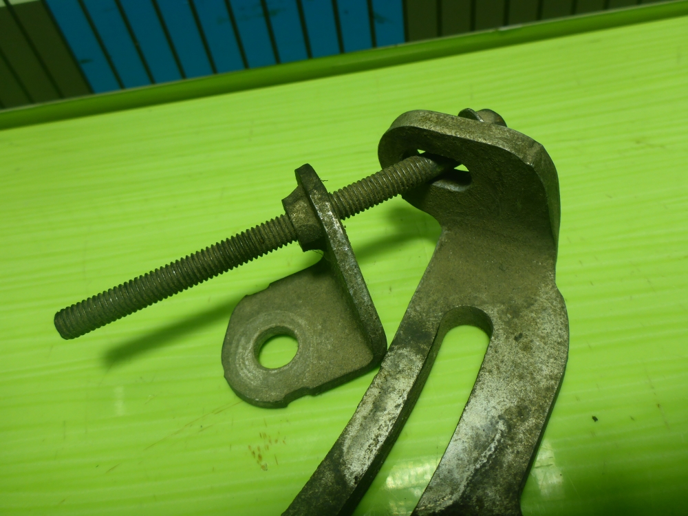 Кронштейн генератора