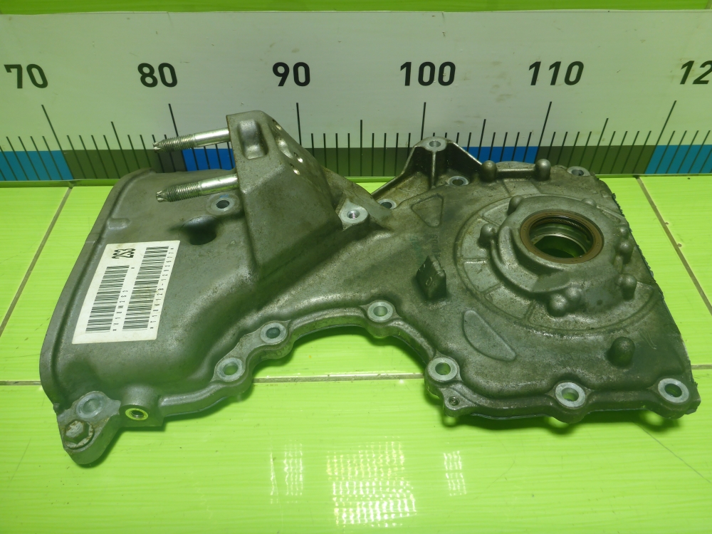 Крышка двигателя передняя