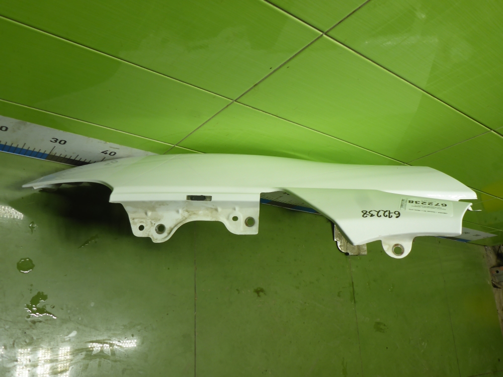 Крыло переднее правое