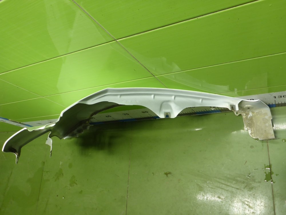 Крыло переднее правое