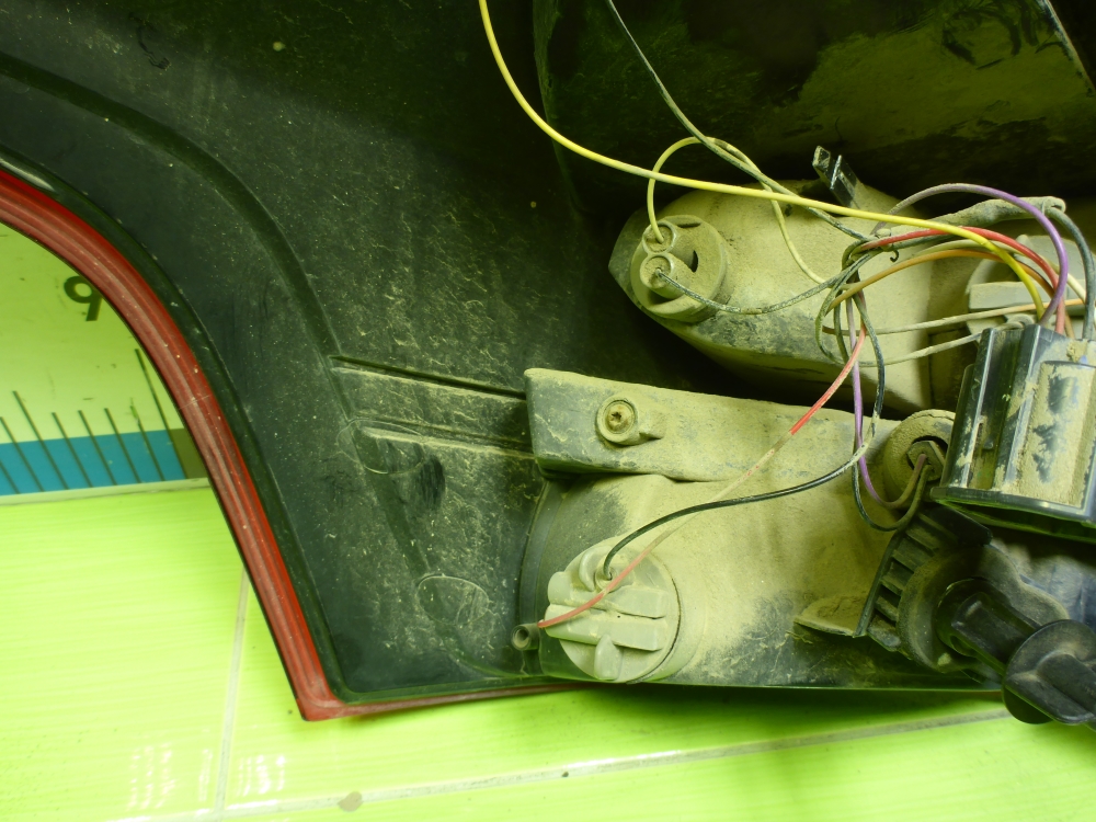 Фонарь задний правый