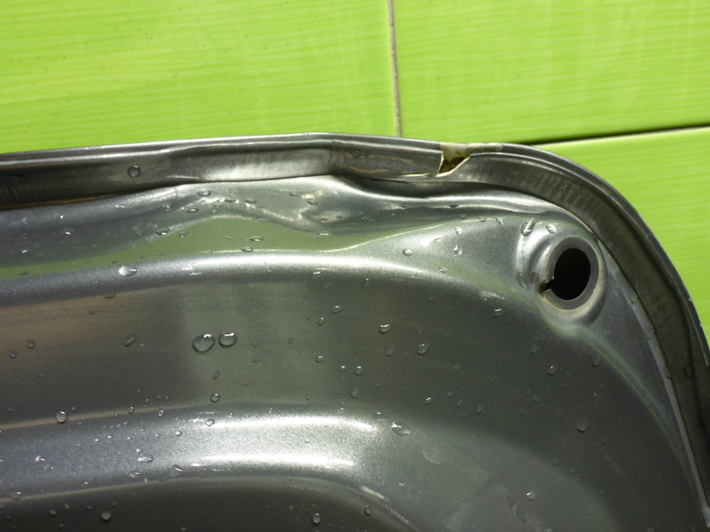 Дверь багажника