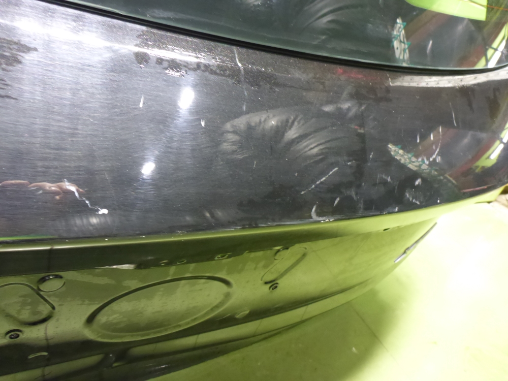 Дверь багажника