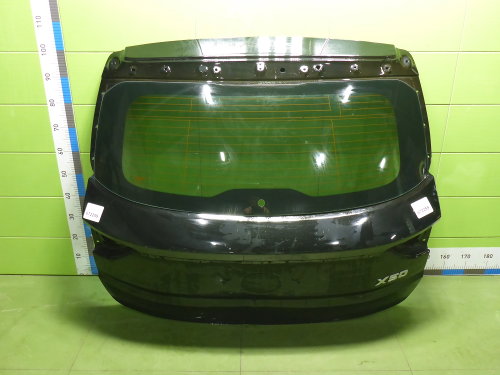 Дверь багажника