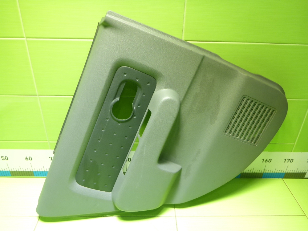 Обшивка двери задней левой