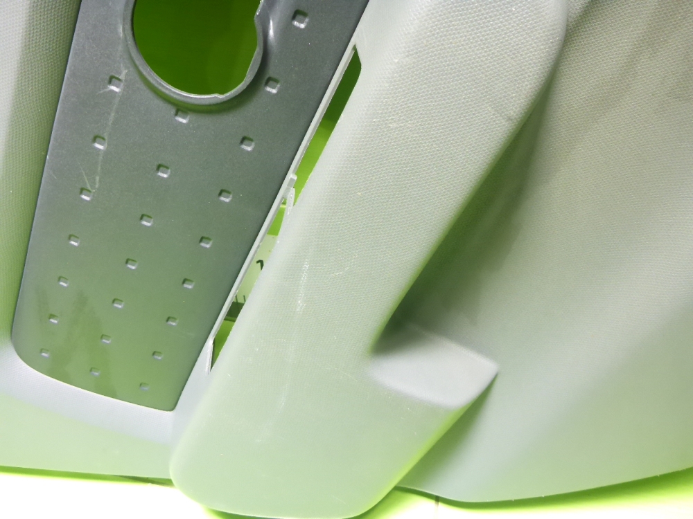 Обшивка двери задней левой