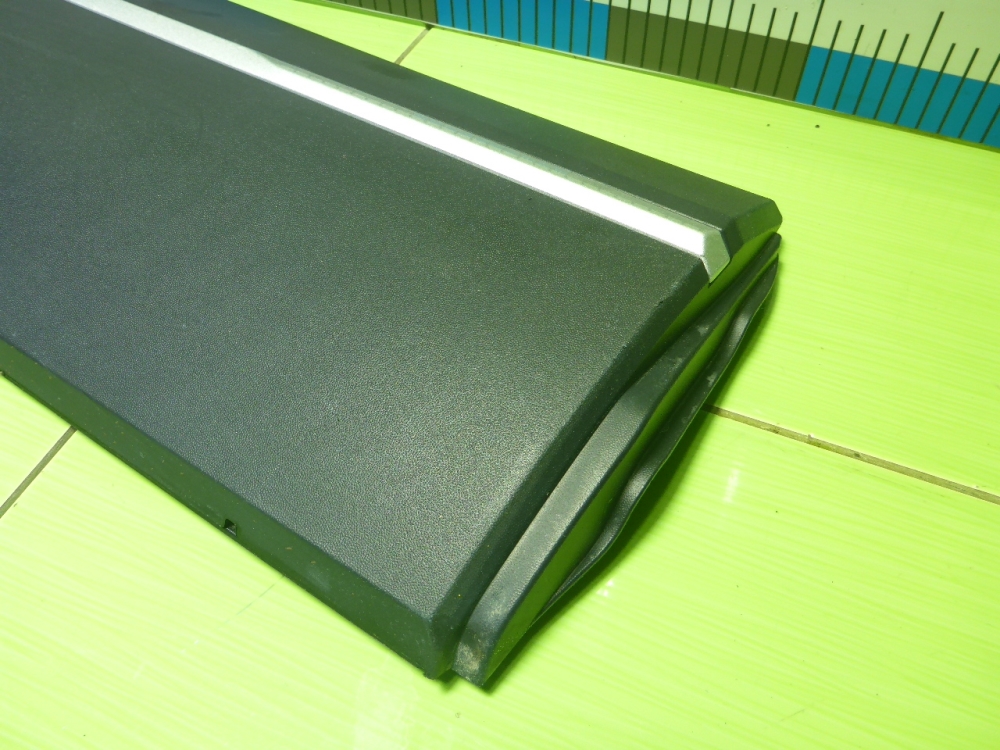 Накладка двери задней правой