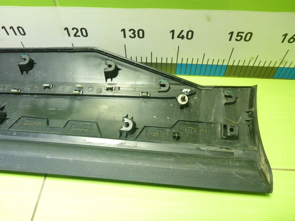 Накладка двери задней правой