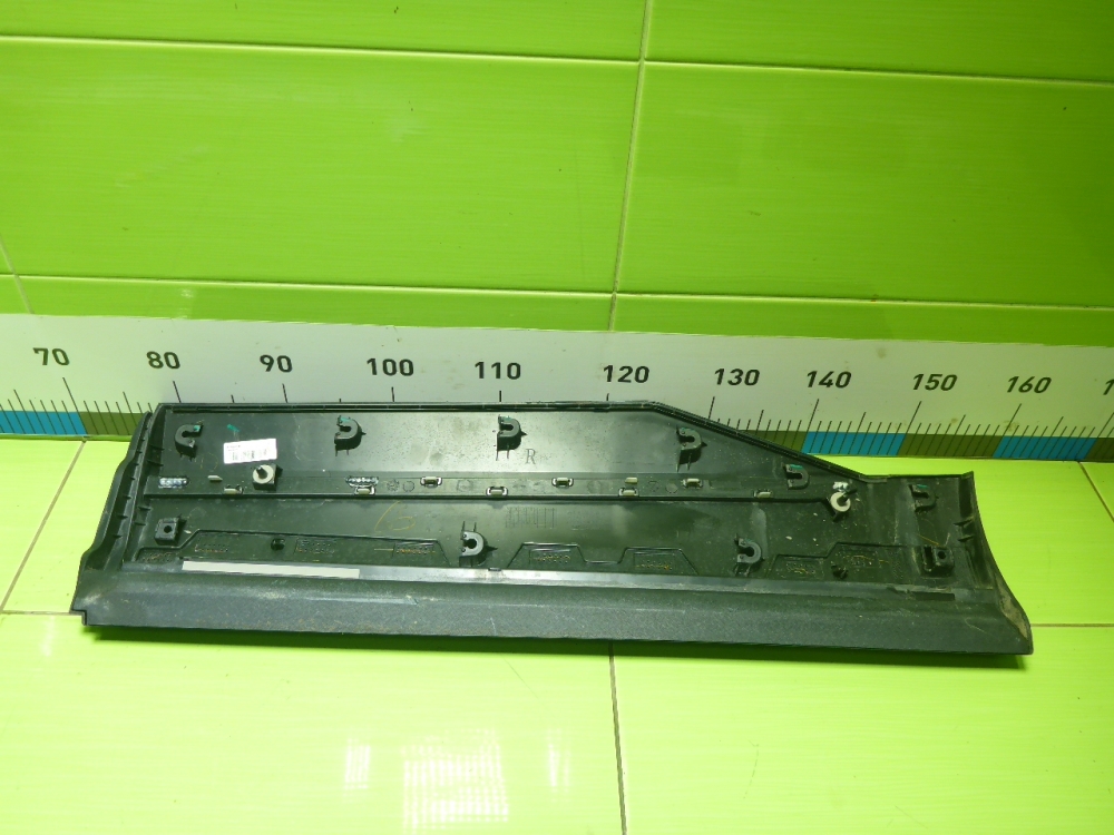 Накладка двери задней правой