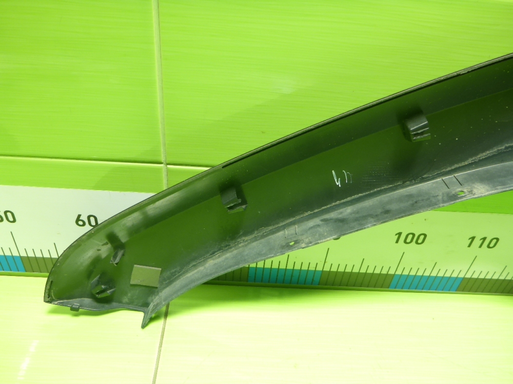 Накладка переднего крыла правого