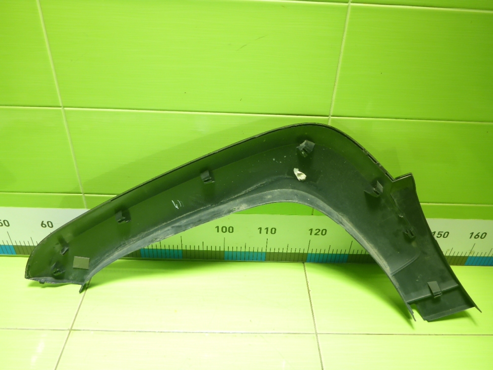 Накладка переднего крыла правого