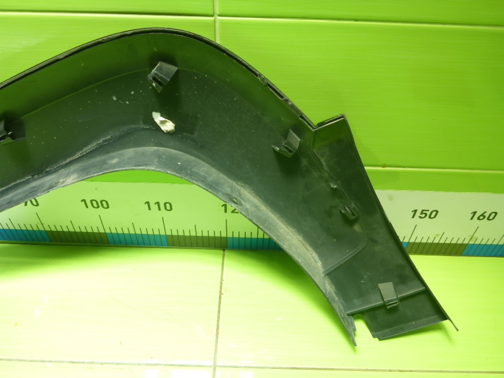 Накладка переднего крыла правого