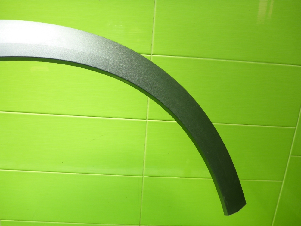 Накладка переднего крыла правого