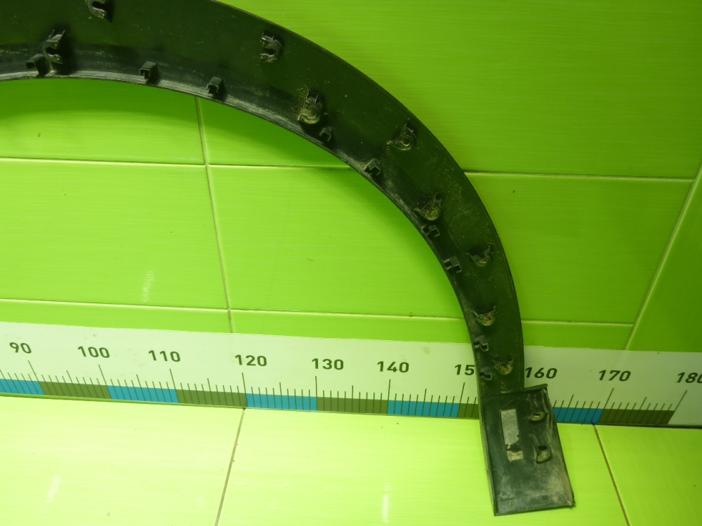 Накладка переднего крыла правого