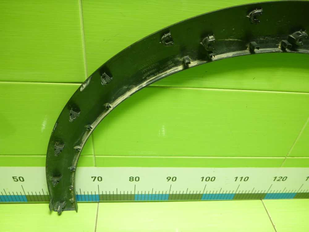 Накладка переднего крыла правого