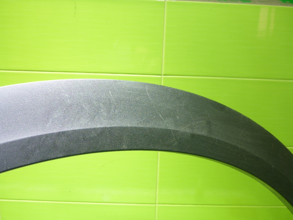 Накладка переднего крыла правого