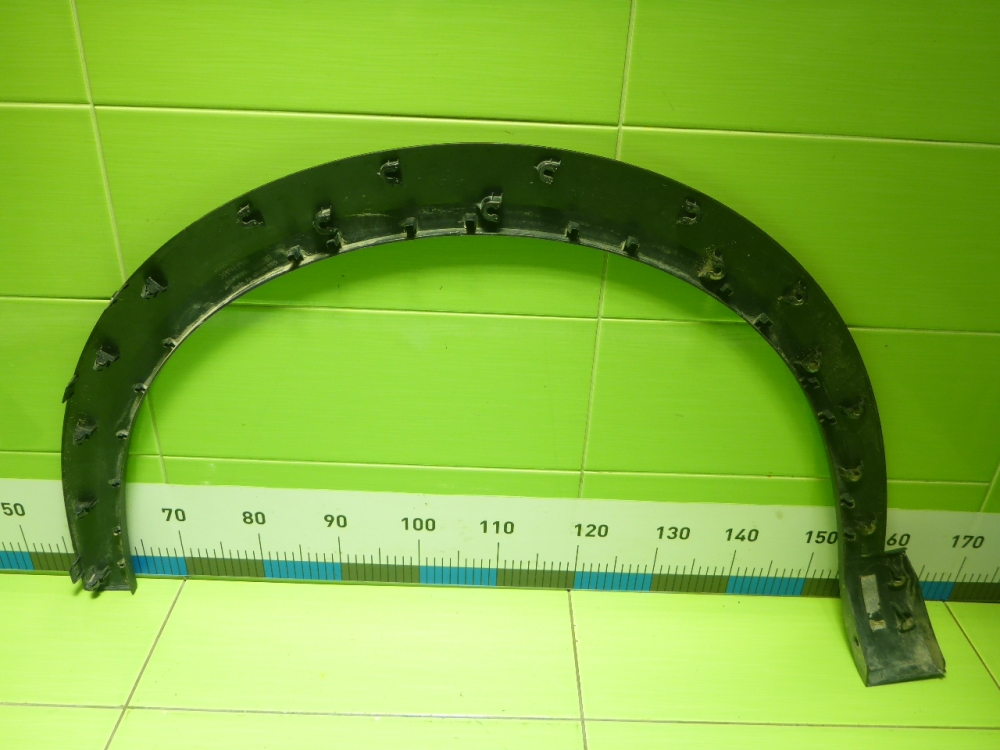 Накладка переднего крыла правого