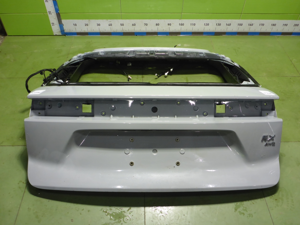 Дверь багажника