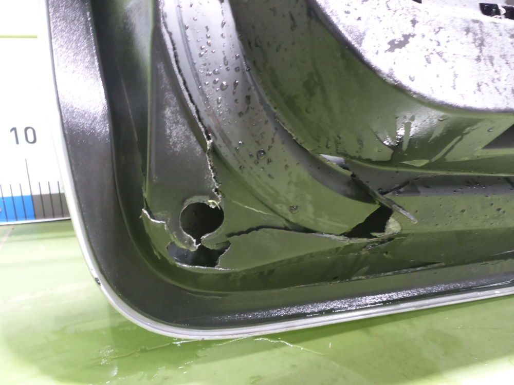 Дверь багажника