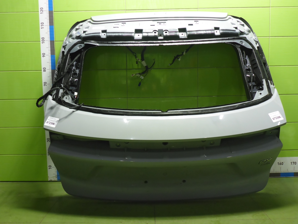 Дверь багажника