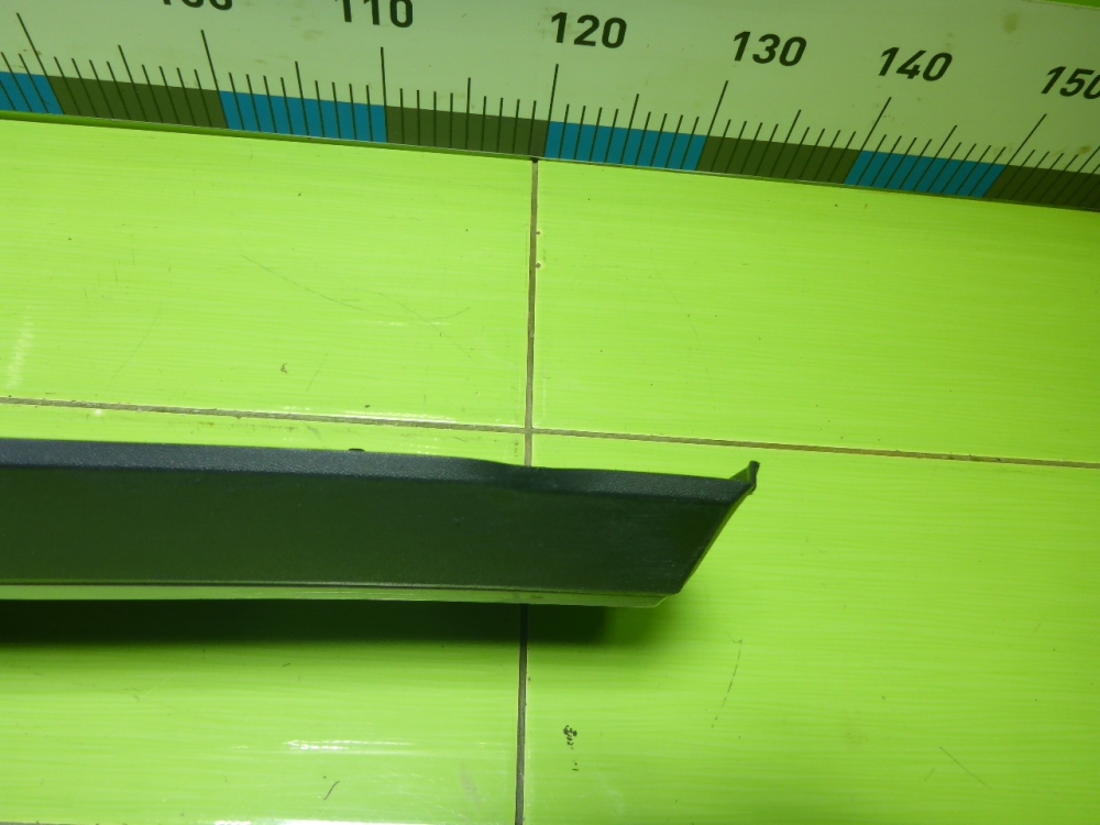 Накладка двери задней правой