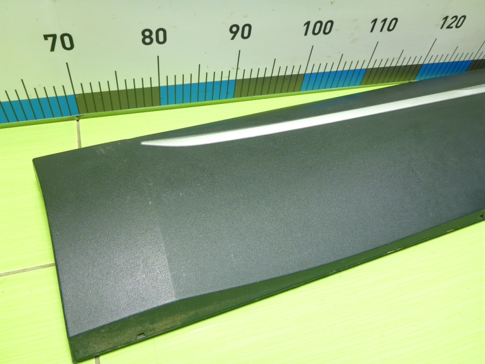 Накладка двери задней правой