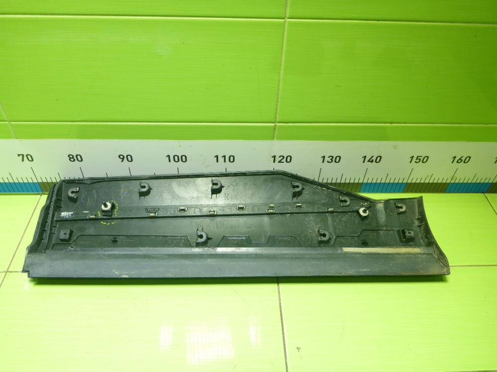 Накладка двери задней правой