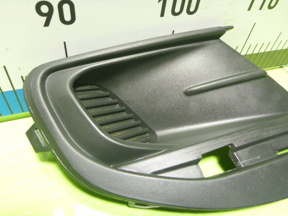 Накладка переднего бампера левая