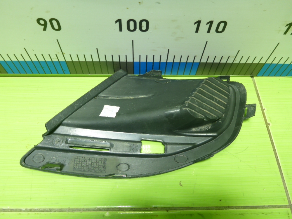 Накладка переднего бампера левая