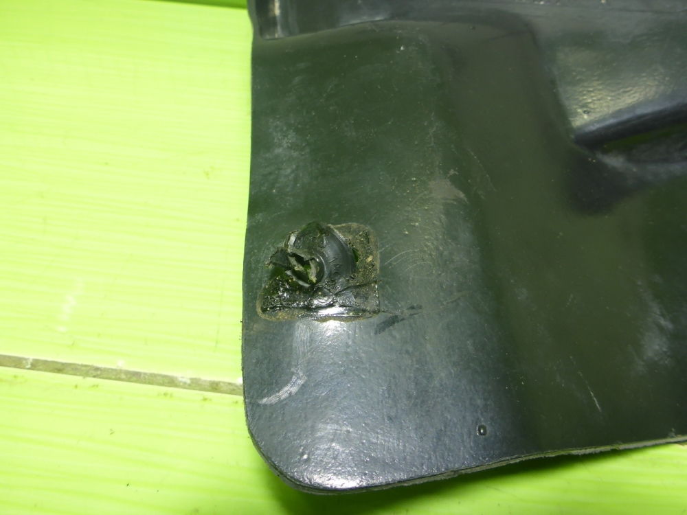 Накладка заднего бампера правая