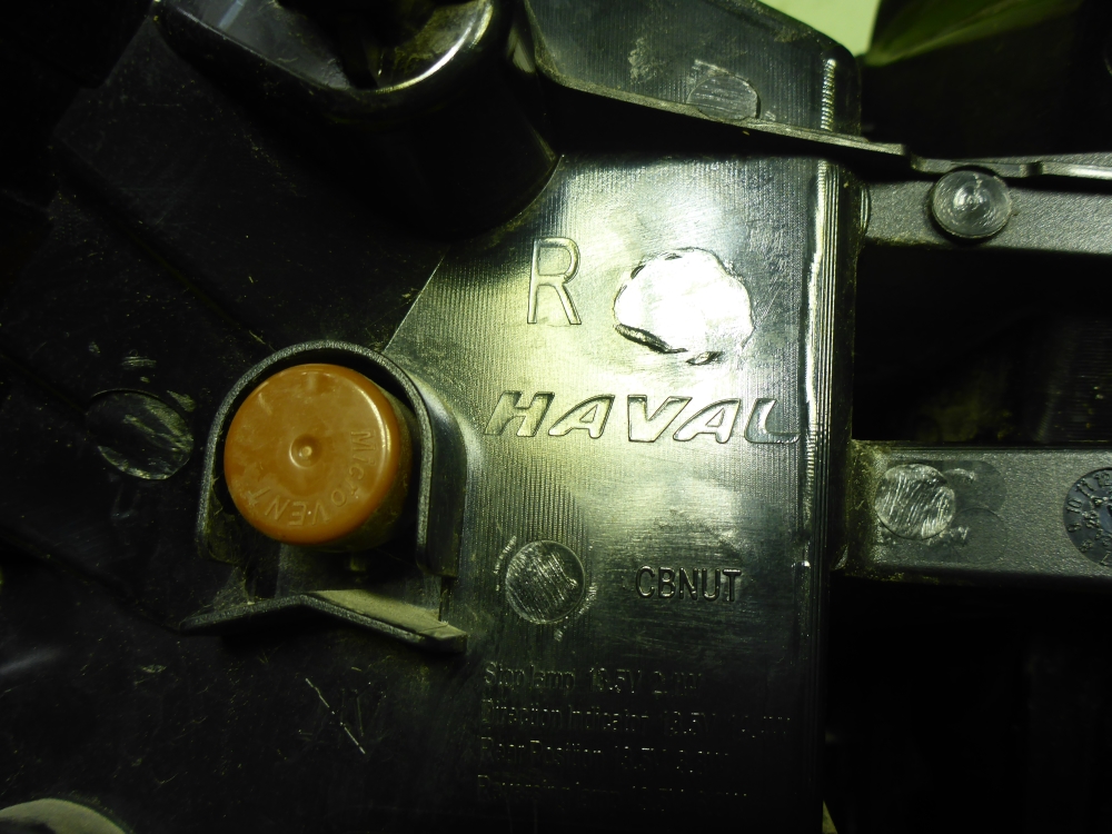 Фонарь задний наружный правый