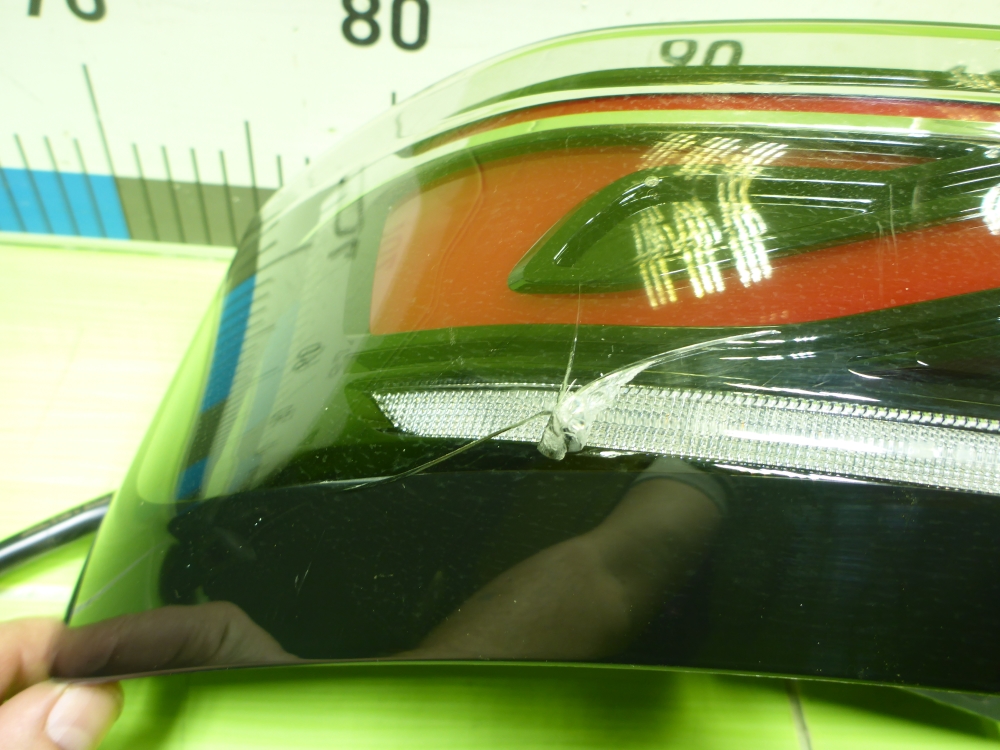 Фонарь задний наружный левый