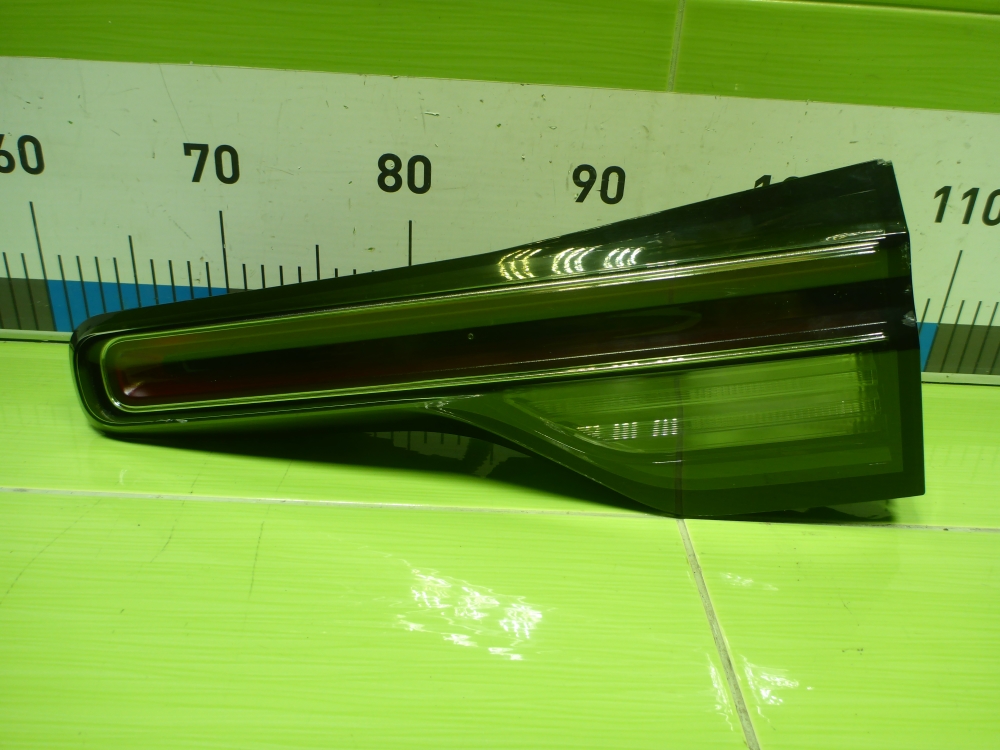 Фонарь задний внутренний правый