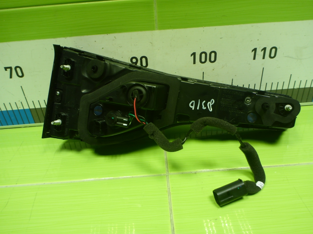 Фонарь задний внутренний правый