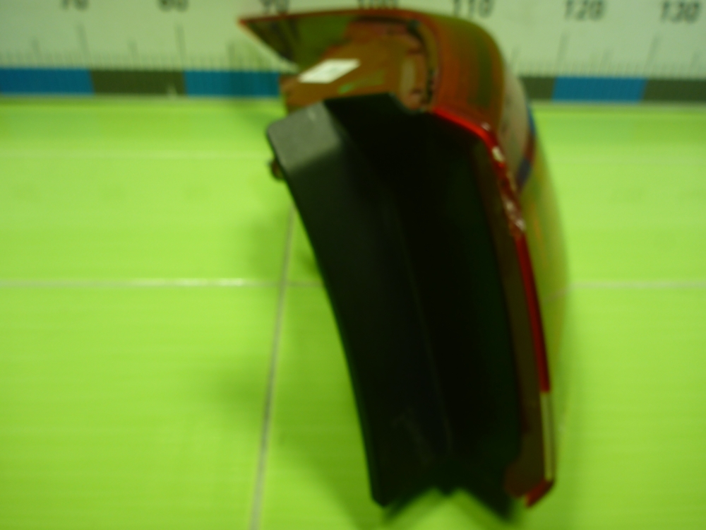 Фонарь задний наружный правый