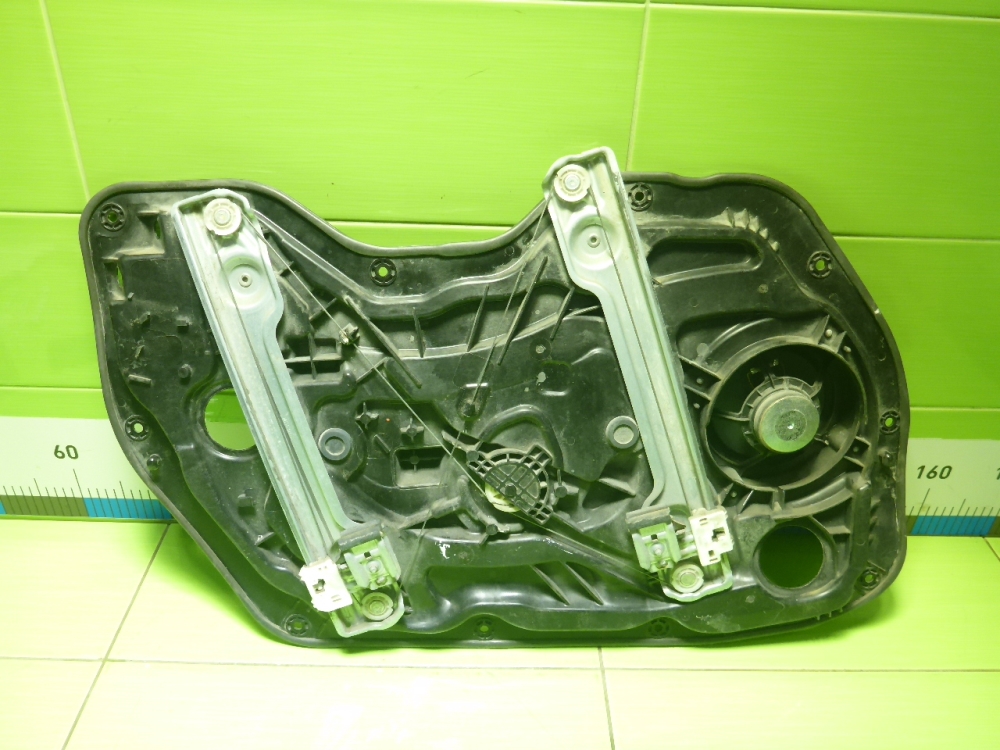 Стеклоподъемник электр. передний правый