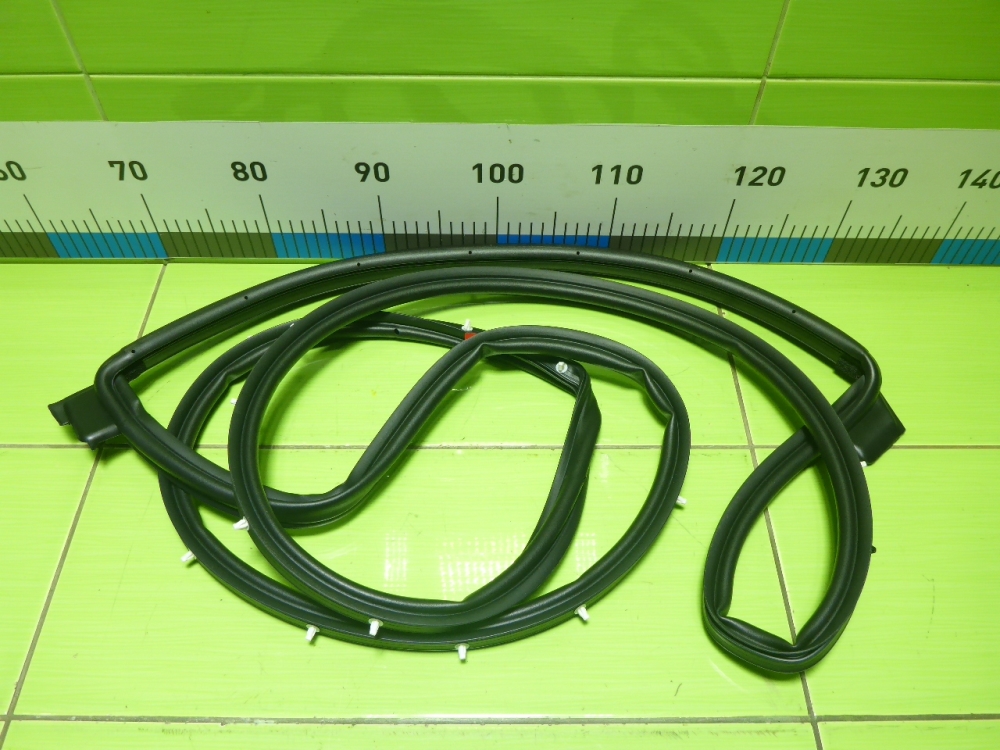 Уплотнитель двери