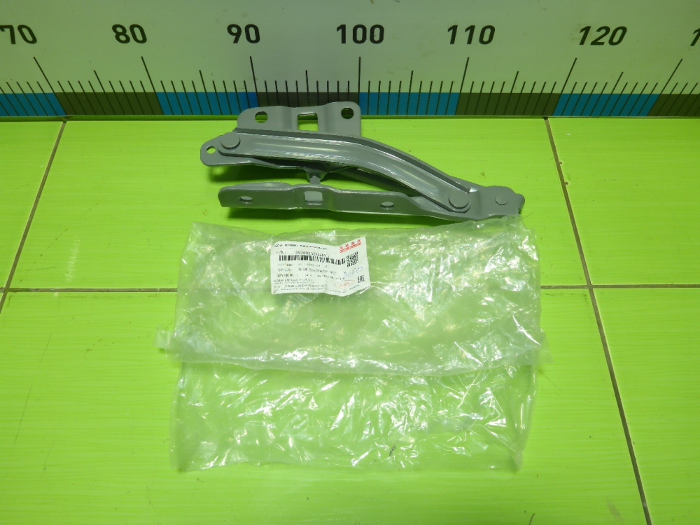 Петля капота левая