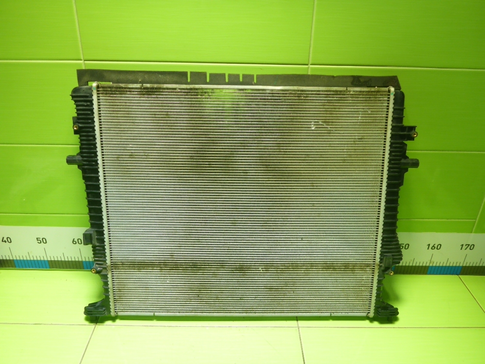 Радиатор охлаждения двигателя основной