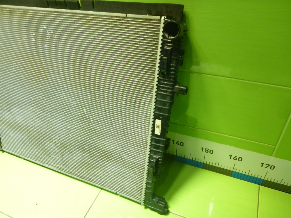 Радиатор охлаждения двигателя основной