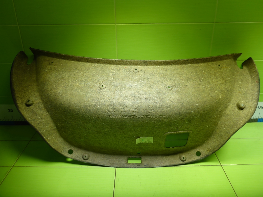 Обшивка крышки багажника