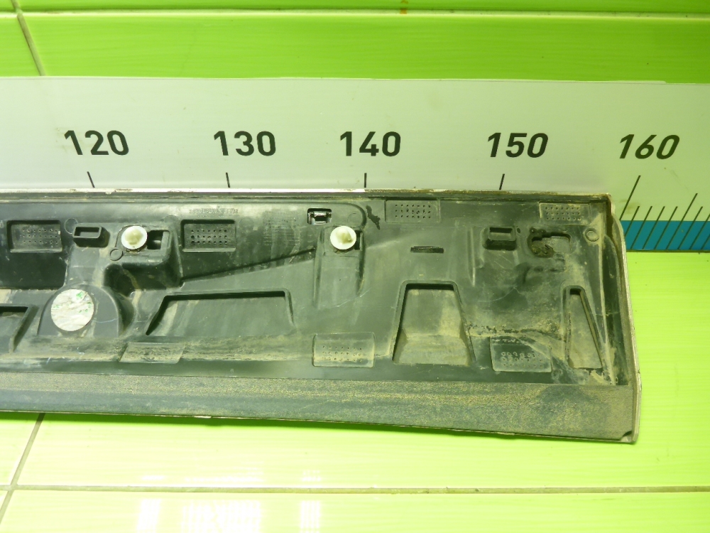 Накладка двери задней правой