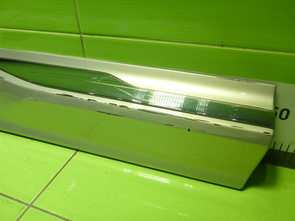 Накладка двери задней правой