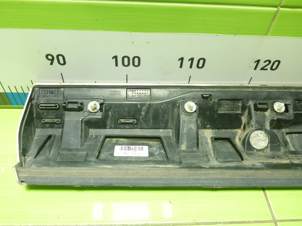 Накладка двери задней правой